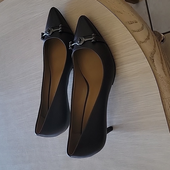 Coach "lauri" kitten heel. Size 8. Dark brown. - Picture 6 of 6